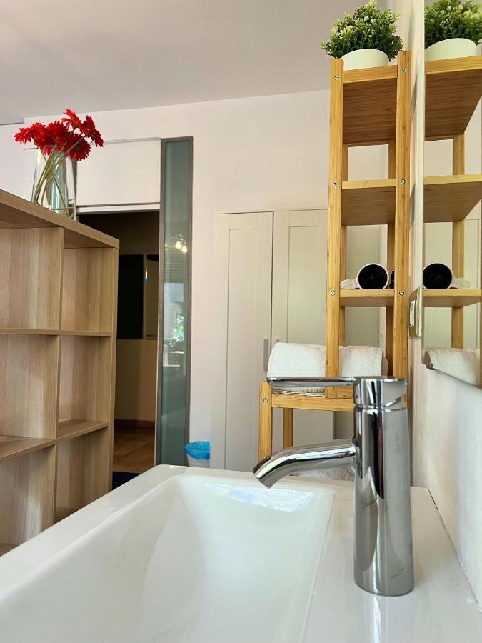 Appartme Guest House Seveso 40 Милано Екстериор снимка