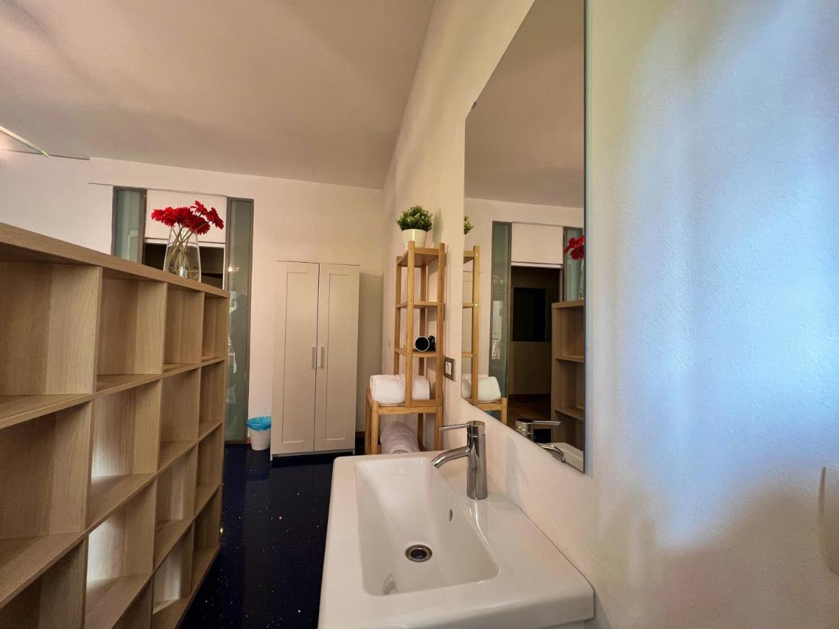 Appartme Guest House Seveso 40 Милано Екстериор снимка