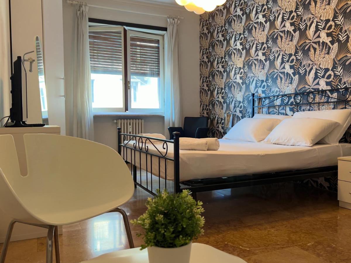 Appartme Guest House Seveso 40 Милано Екстериор снимка