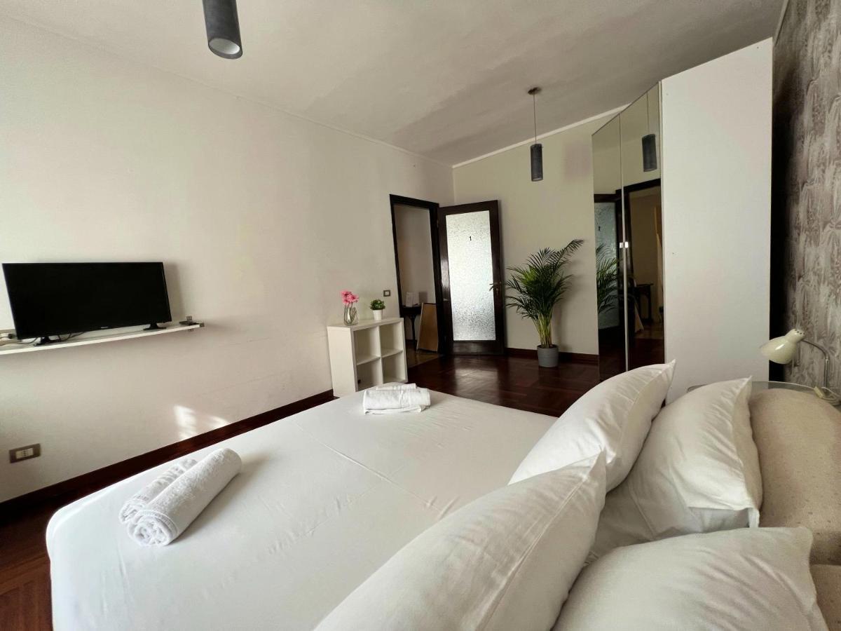 Appartme Guest House Seveso 40 Милано Екстериор снимка
