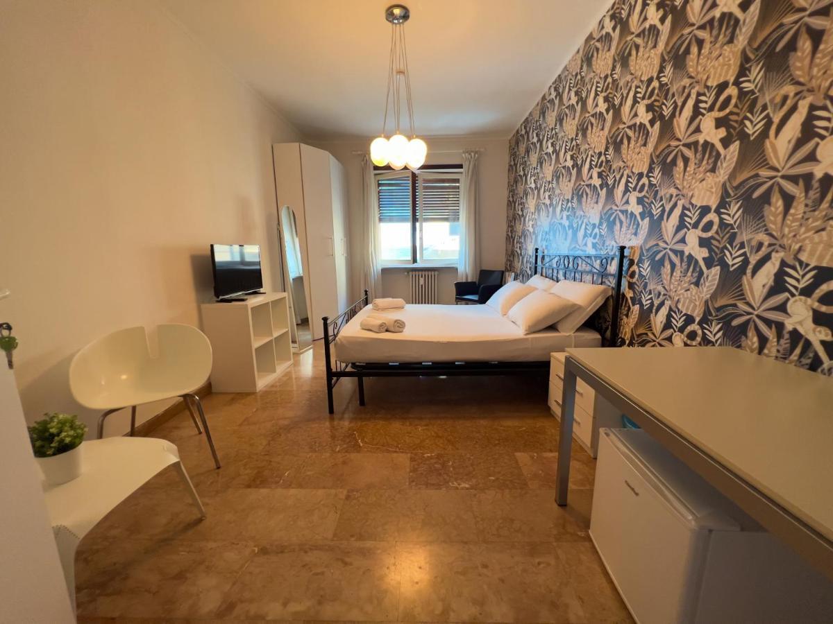 Appartme Guest House Seveso 40 Милано Екстериор снимка