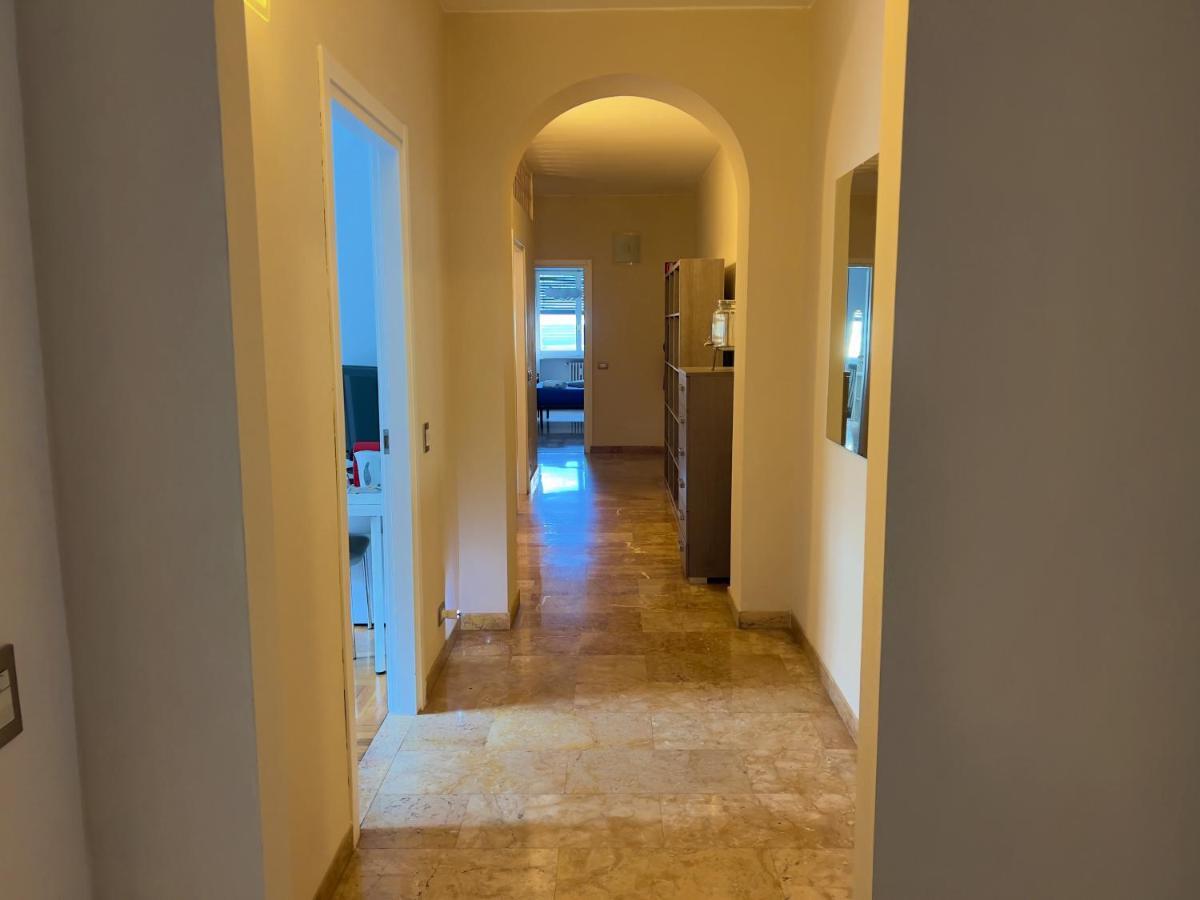 Appartme Guest House Seveso 40 Милано Екстериор снимка